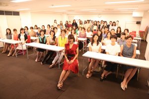 鈴木実歩さんと集合写真正面